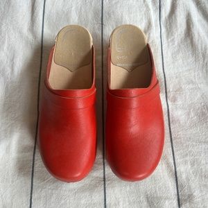 Hagatoffeln Red Clogs